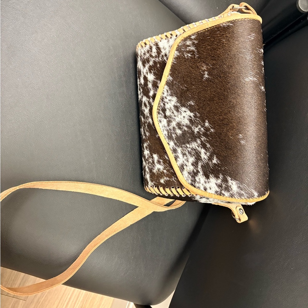 Elegant Brown and White Shoulder Bag